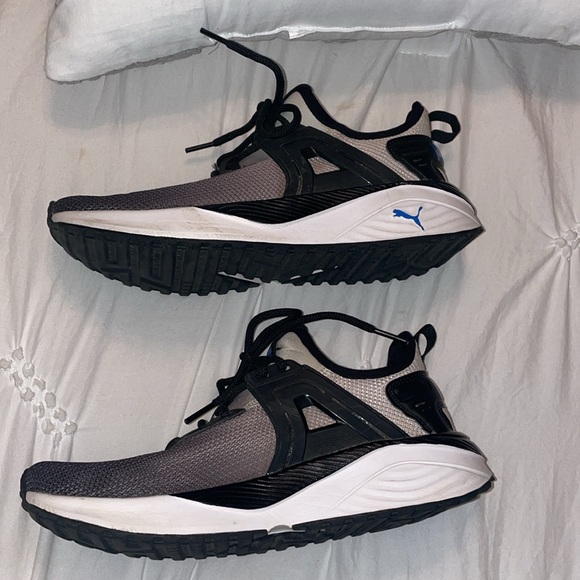 Puma - youth size 6. Great used condition. - Picture 5 of 12